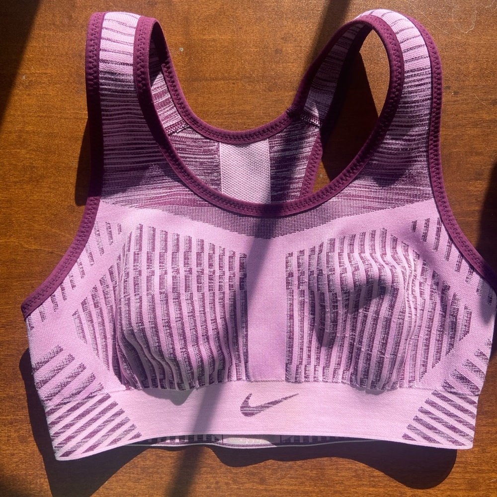 NIKE women’s sports bra